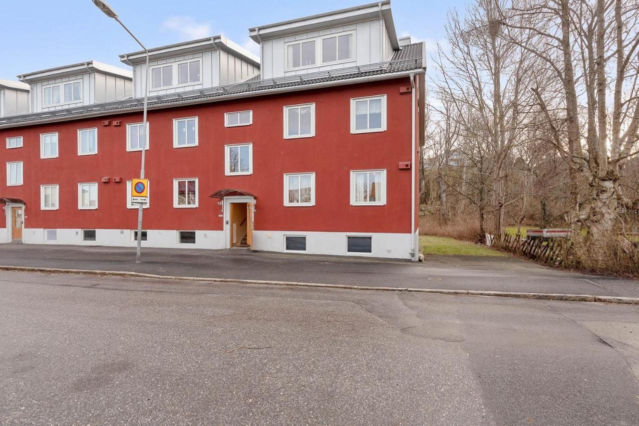 1 Rums-Laegenheter, Gangavstand Till Stroemstads Centrum Strömstad Exterior foto